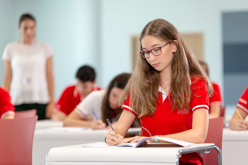 Long-term effects of Covid on students' mental wellbeing Long-term effects of Covid on students' mental wellbeing